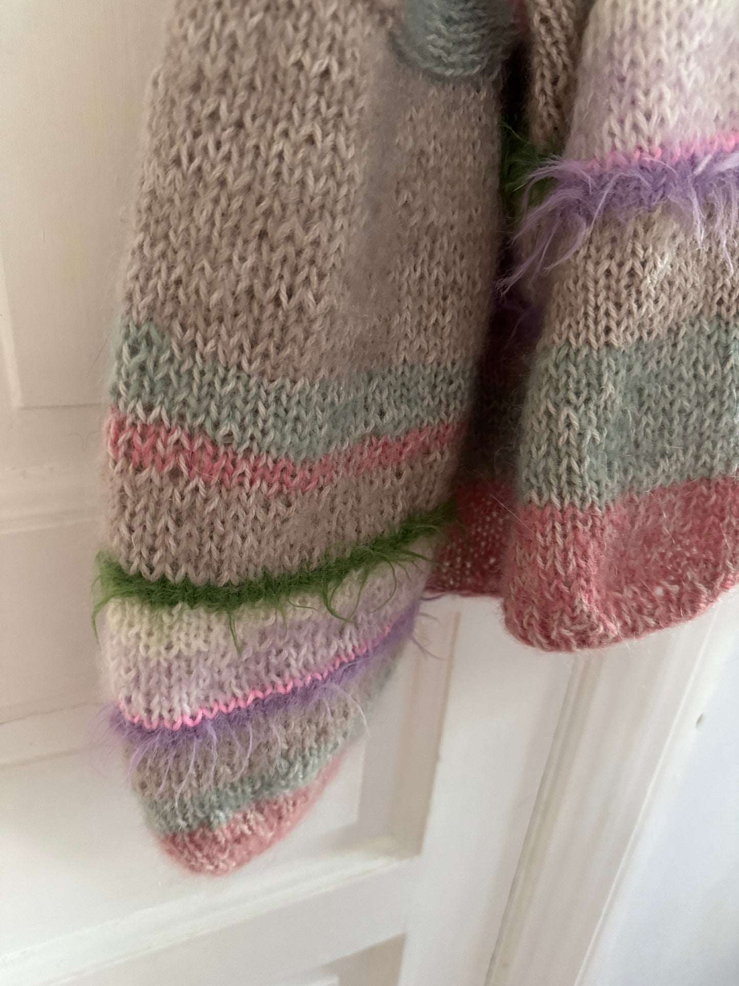 Feather knit