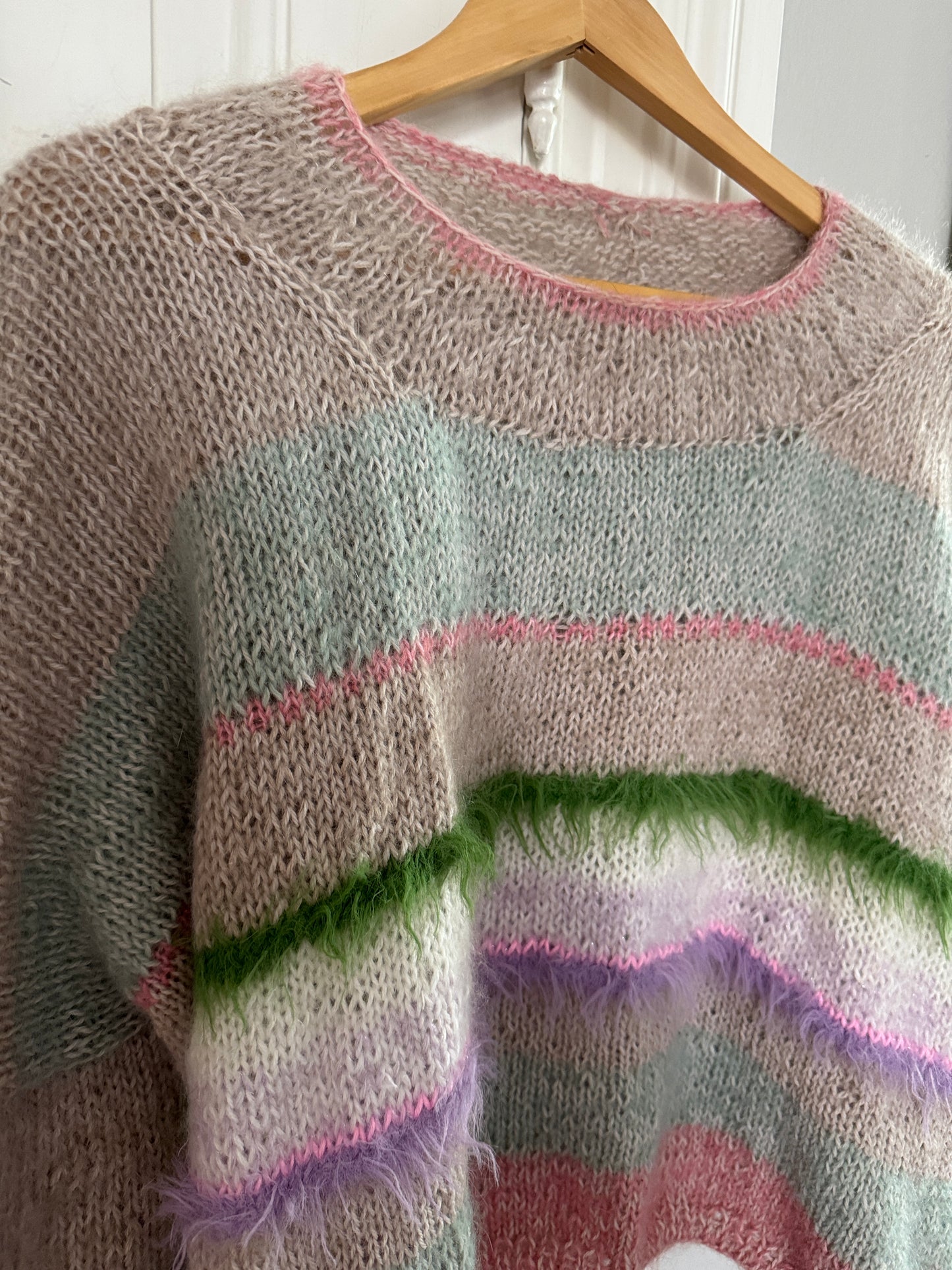 Feather knit